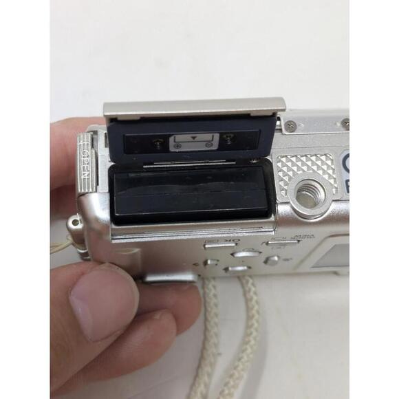 Olympus Stylus 300 1.5" Display 3.2MP 3x Optical Zoom Digital Camera - Untested - Picture 5 of 8